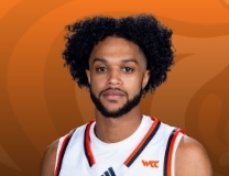 Jaden Clayton drills bucket vs. Nicholls Colonels