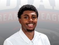 Steven Clay nails deep 3 from downtown