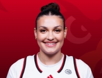 Elif Istanbulluoglu sinks it from downtown