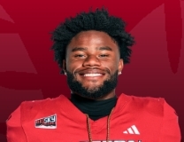 Jake Schakel airs it out for 10-yard touchdown pass