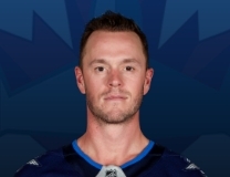 Jonathan Toews tallies goal vs. Canucks