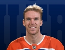 McDavid scores absurd spinning backhand goal for Oilers