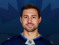 Nino Niederreiter lights the lamp